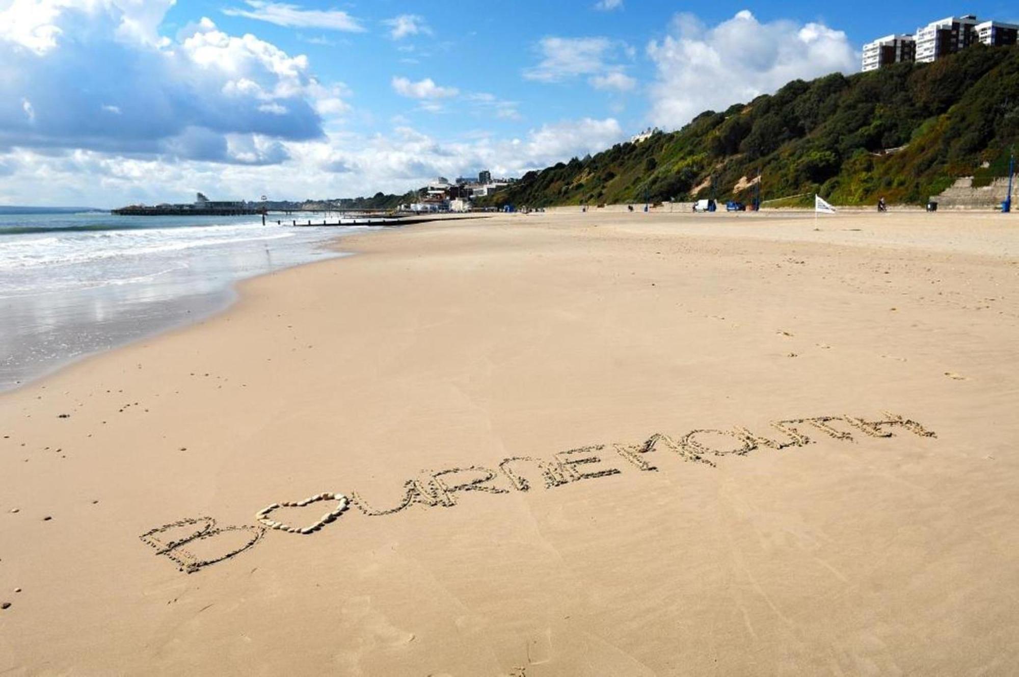Bournecoast - Coastguard Cottage - Sea View - Garden - Hot Tub - Hb6098 บอร์นมัธ ภายนอก รูปภาพ